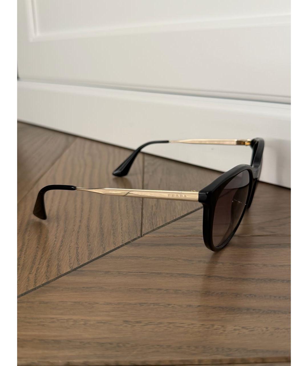 PRADA Черные пластиковые солнцезащитные очки, фото 2