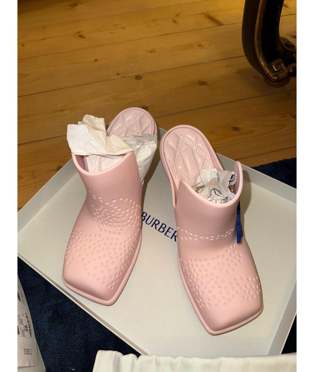 BURBERRY Розовые резиновые мюли, фото 2