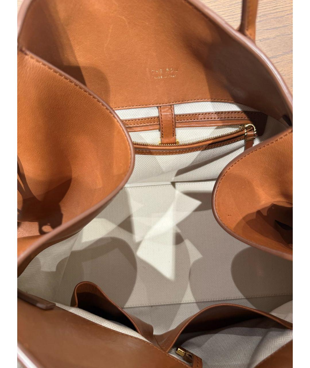 THE ROW Коричневая кожаная сумка с короткими ручками, фото 3