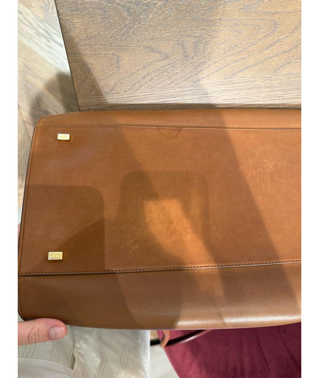 THE ROW Коричневая кожаная сумка с короткими ручками, фото 5