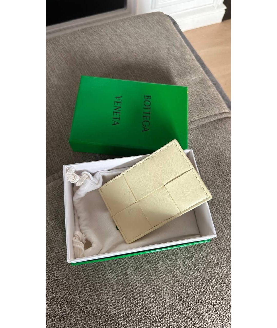 BOTTEGA VENETA Желтый кожаный кардхолдер, фото 3