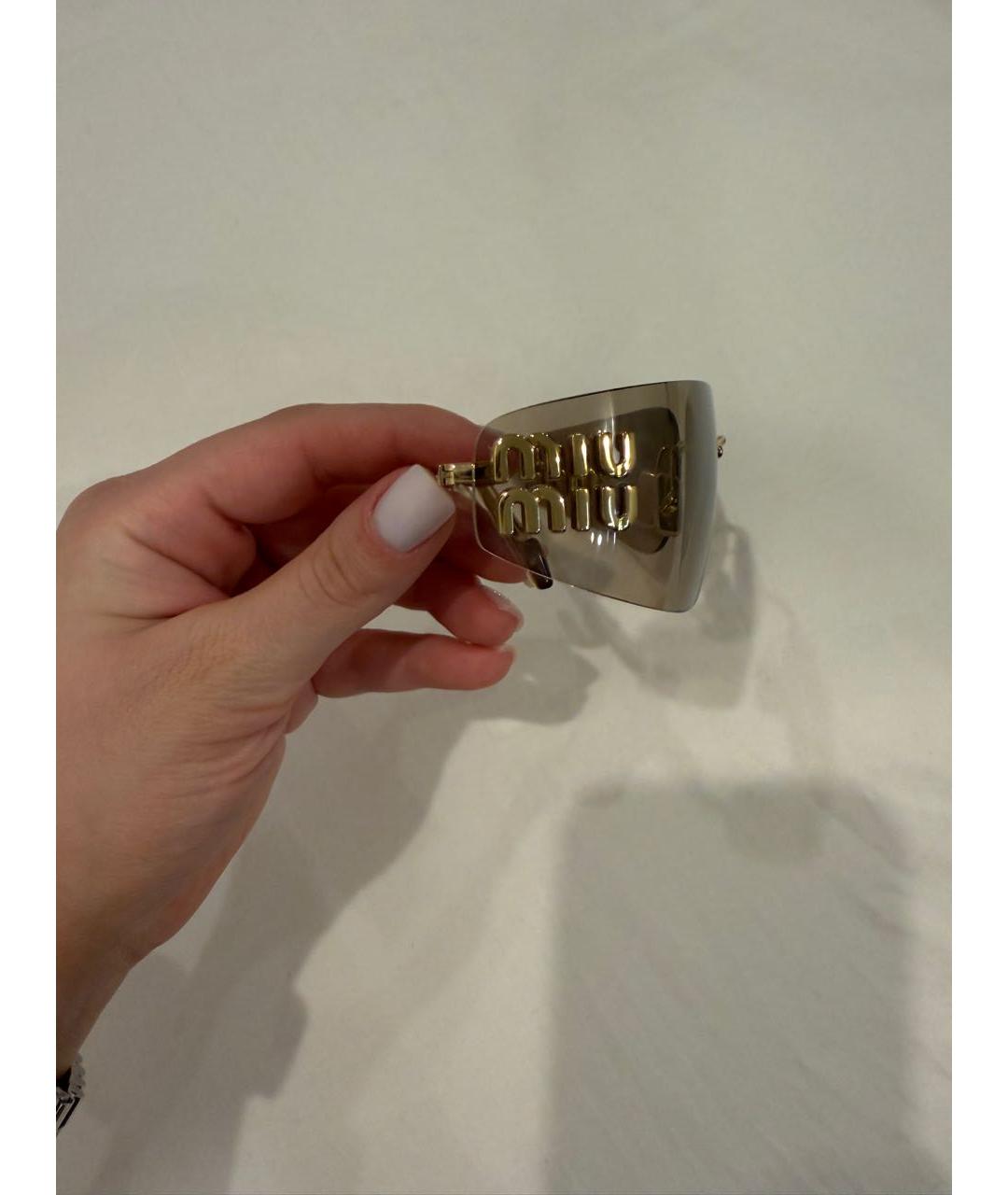 MIU MIU Коричневые металлические солнцезащитные очки, фото 3