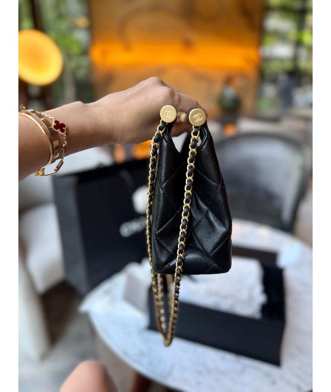 CHANEL Черная кожаная сумка с короткими ручками, фото 4