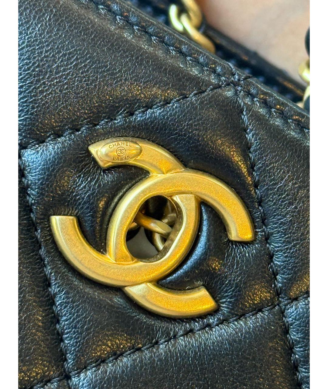 CHANEL Черная кожаная сумка с короткими ручками, фото 6