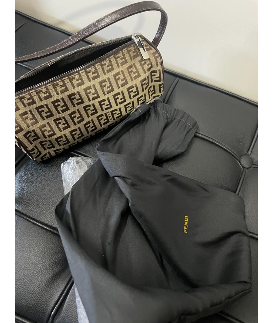 FENDI Коричневая кожаная сумка с короткими ручками, фото 5