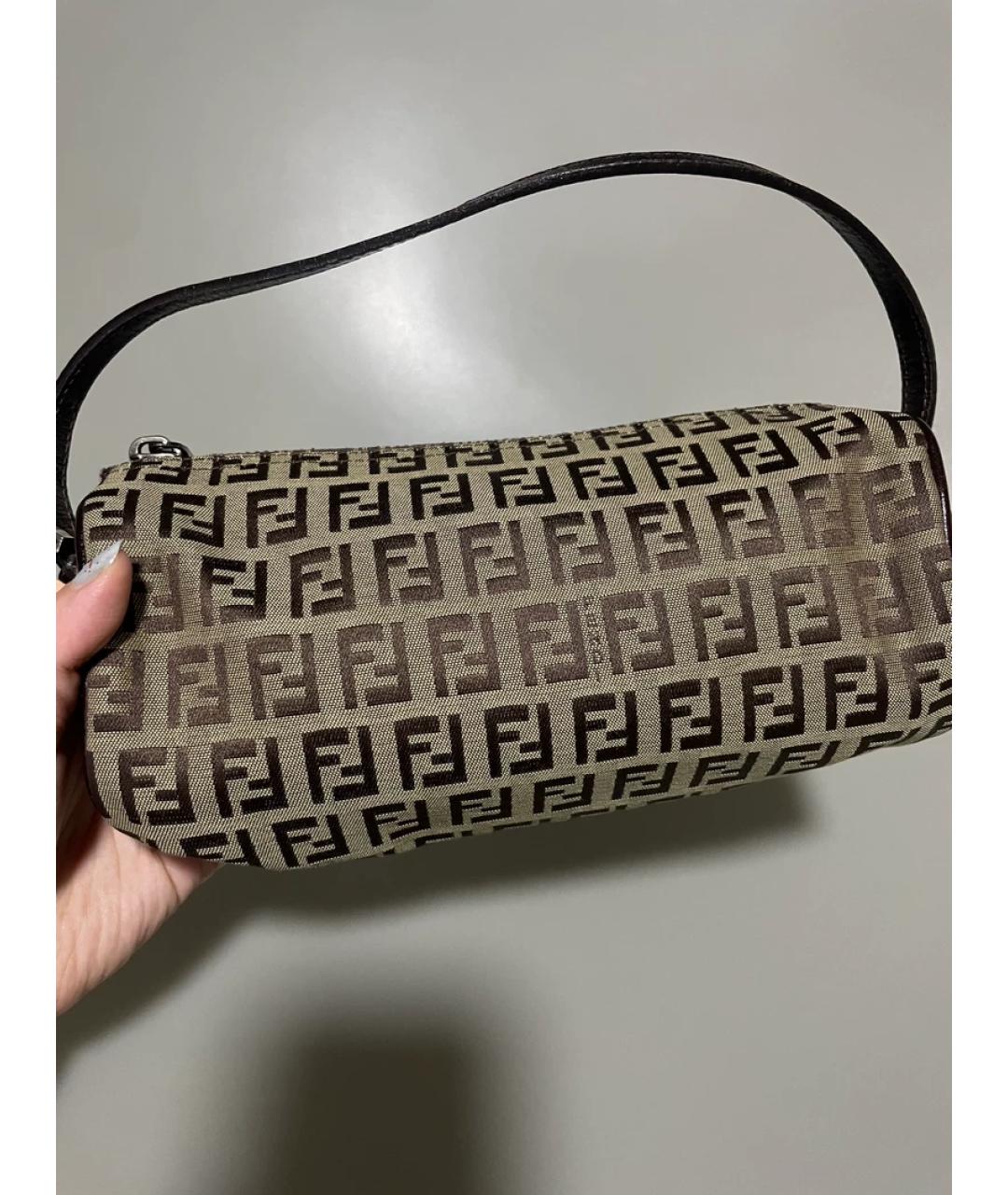 FENDI Коричневая кожаная сумка с короткими ручками, фото 3