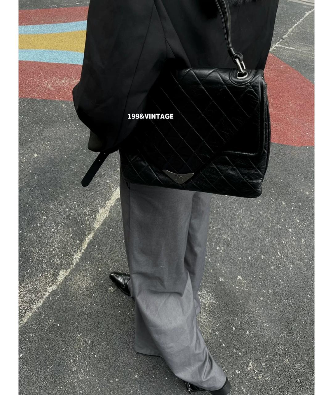 CHANEL Черная кожаная сумка с короткими ручками, фото 5