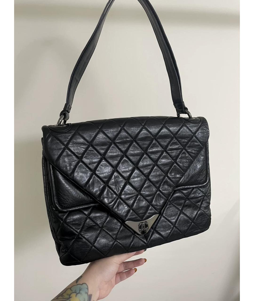 CHANEL Черная кожаная сумка с короткими ручками, фото 7