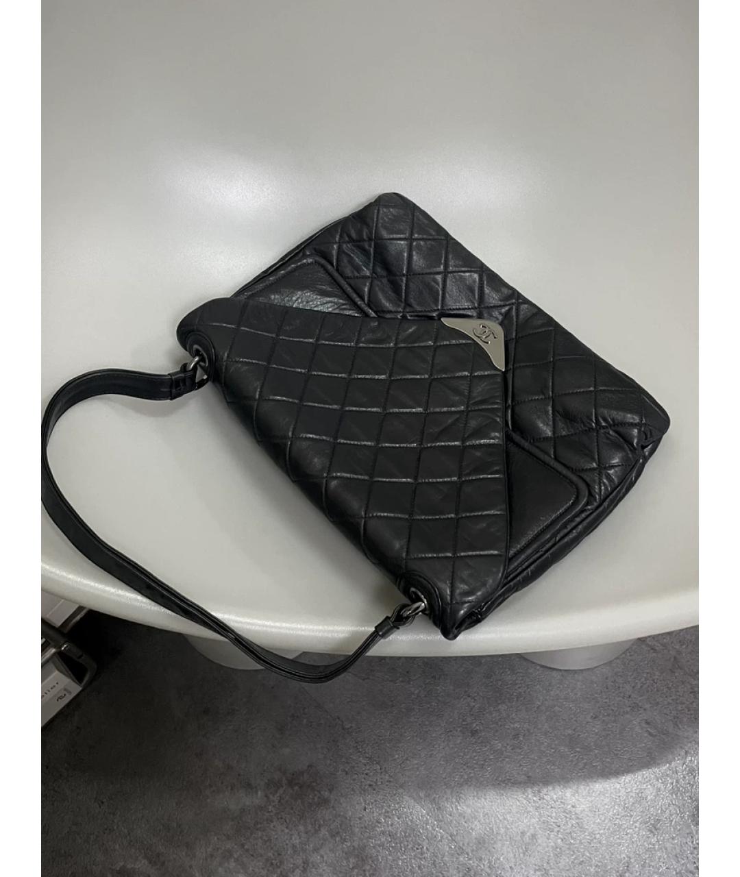 CHANEL Черная кожаная сумка с короткими ручками, фото 2