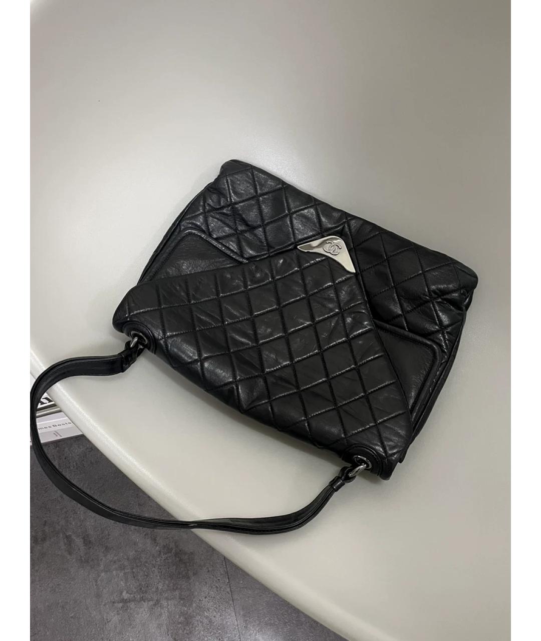 CHANEL Черная кожаная сумка с короткими ручками, фото 3