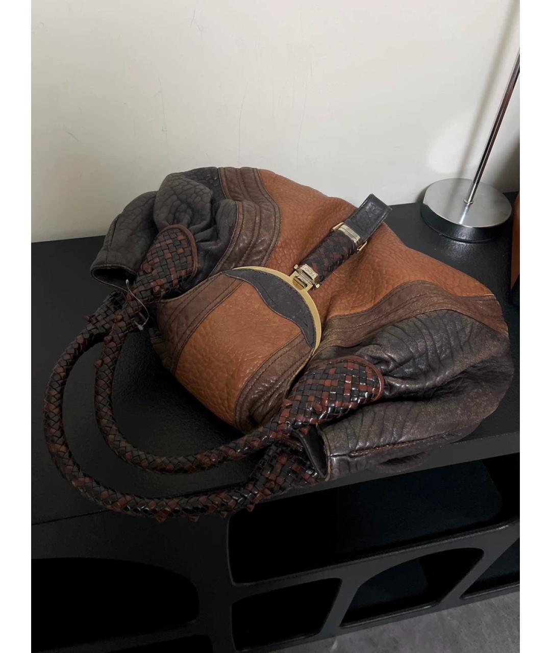 FENDI Коричневая тканевая сумка с короткими ручками, фото 3