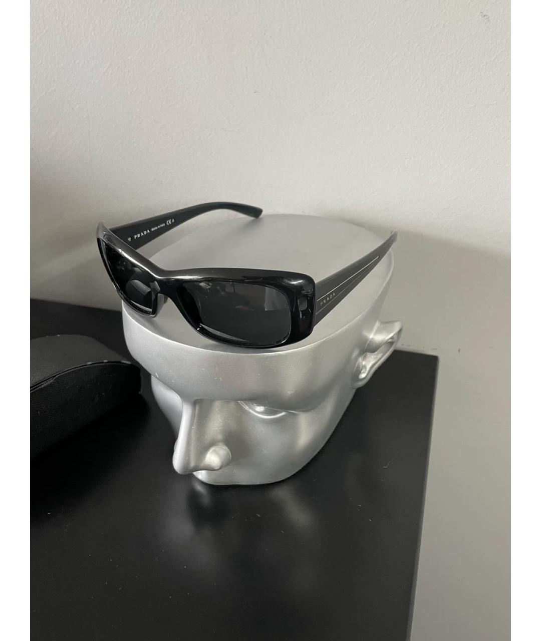 PRADA Черные пластиковые солнцезащитные очки, фото 3