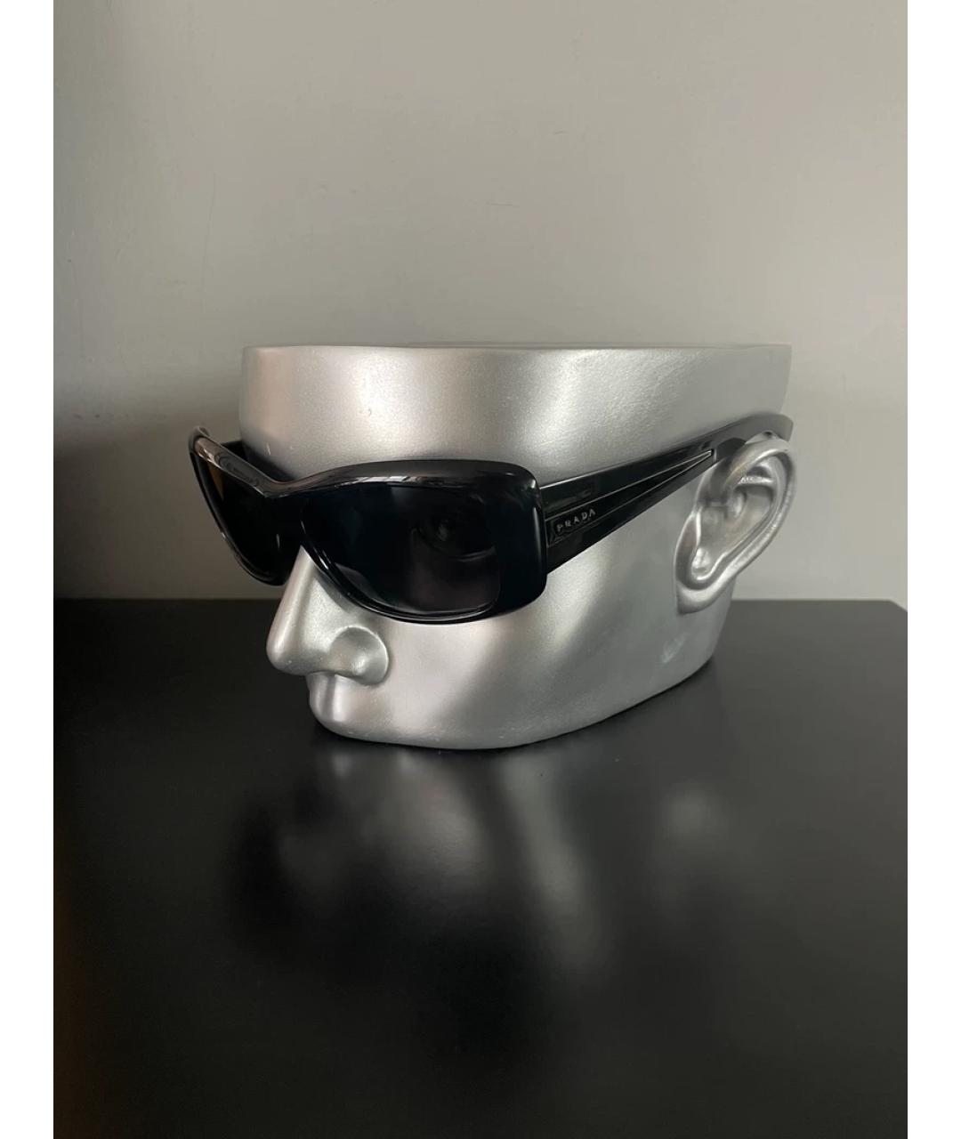 PRADA Черные пластиковые солнцезащитные очки, фото 2