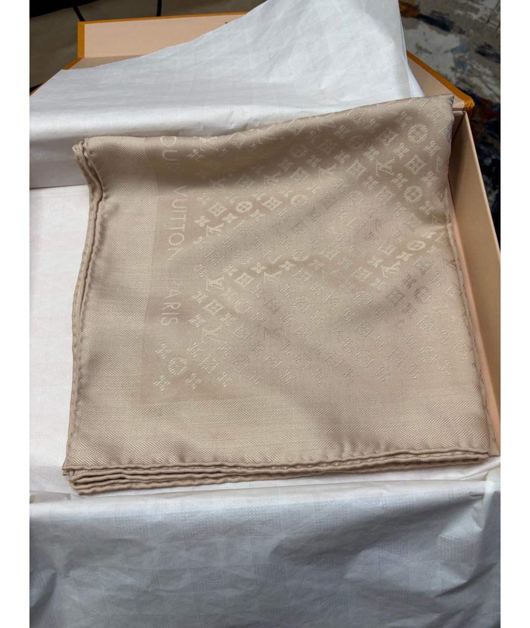 LOUIS VUITTON Бежевый шелковый платок, фото 5