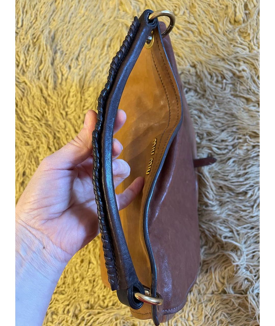 MIU MIU Коричневая кожаная сумка через плечо, фото 5