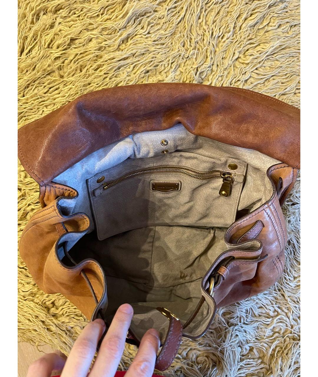 MIU MIU Коричневая кожаная сумка через плечо, фото 4