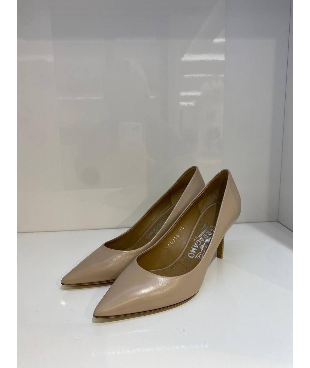 FERRAGAMO Бежевые кожаные туфли, фото 2