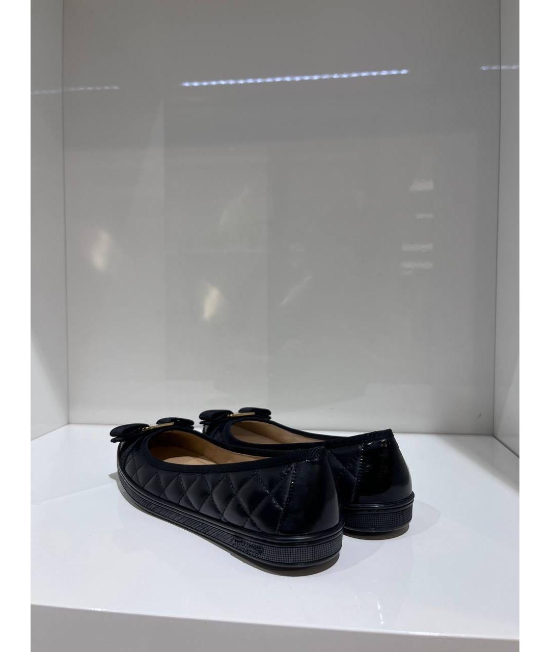 FERRAGAMO Черные кожаные балетки, фото 3