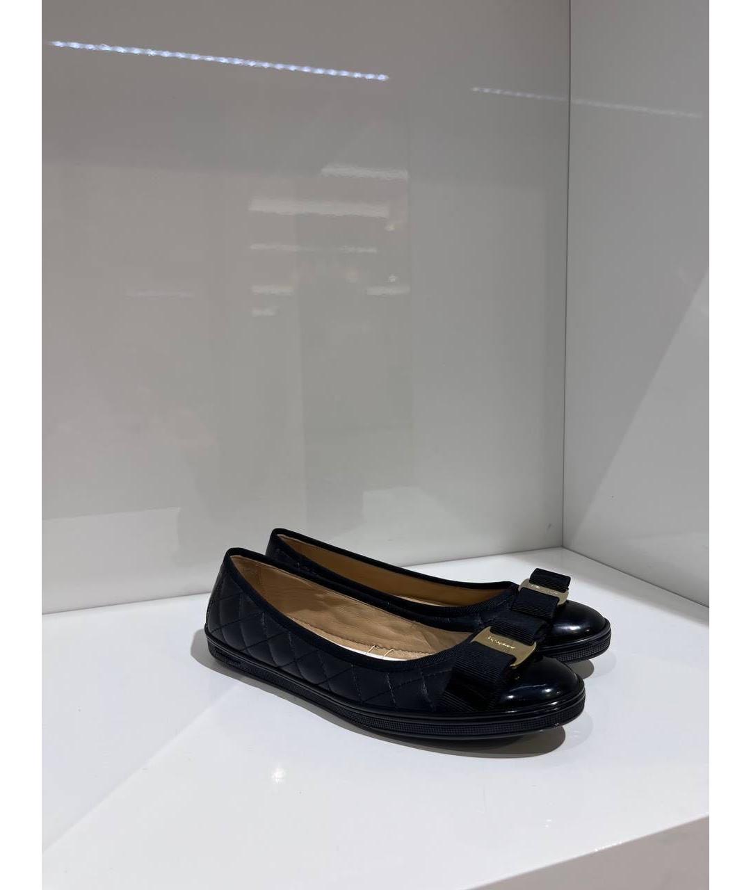 FERRAGAMO Черные кожаные балетки, фото 2