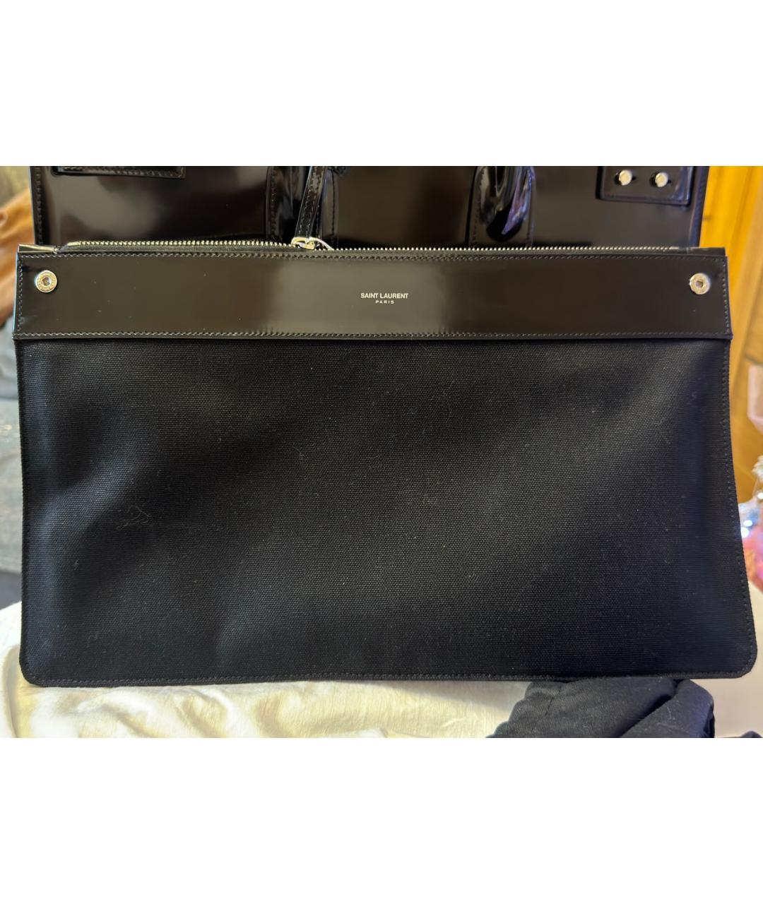 SAINT LAURENT Черная сумка через плечо из лакированной кожи, фото 7