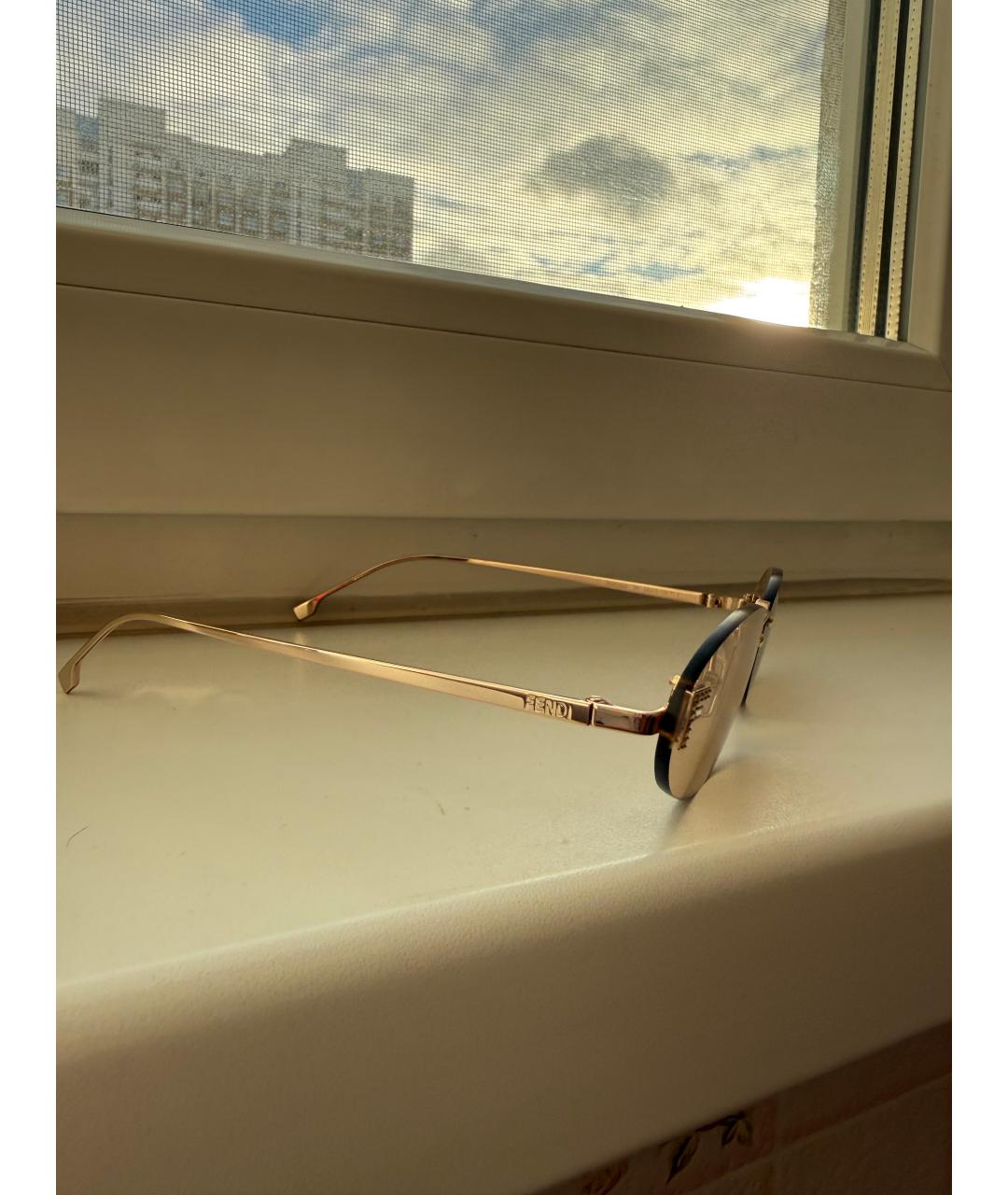FENDI Золотые металлические солнцезащитные очки, фото 2