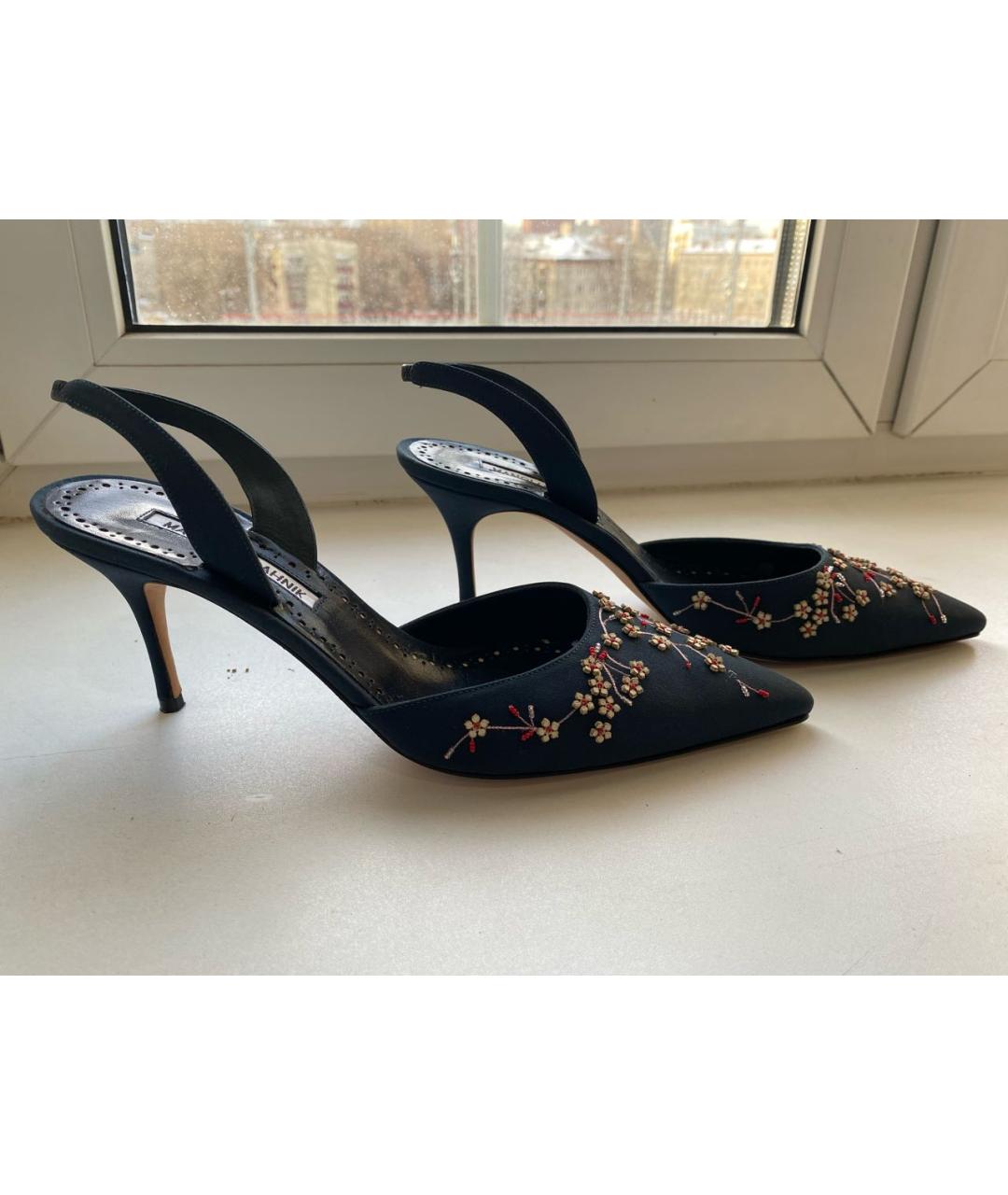 MANOLO BLAHNIK Темно-синие текстильные туфли, фото 9