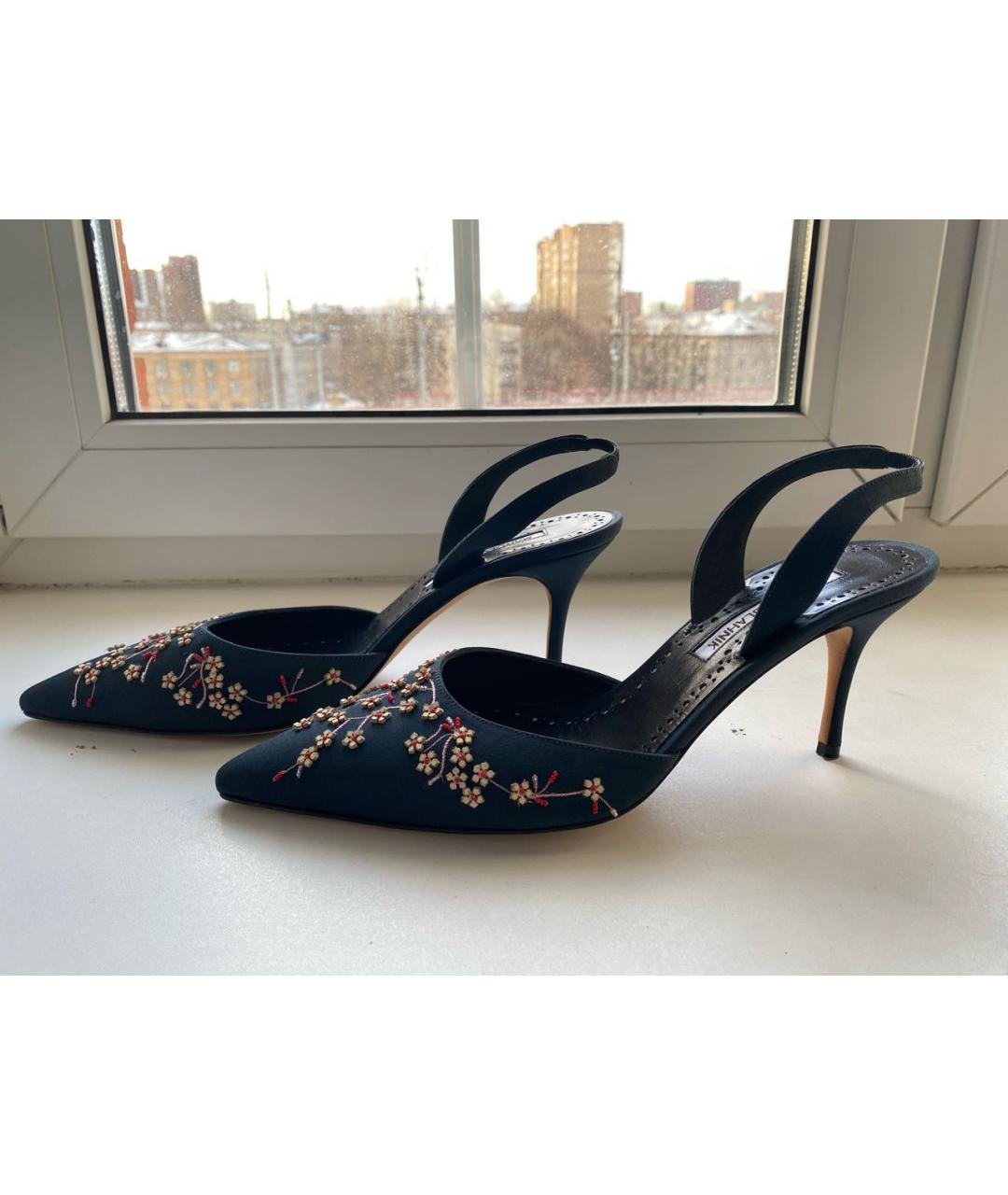 MANOLO BLAHNIK Темно-синие текстильные туфли, фото 4