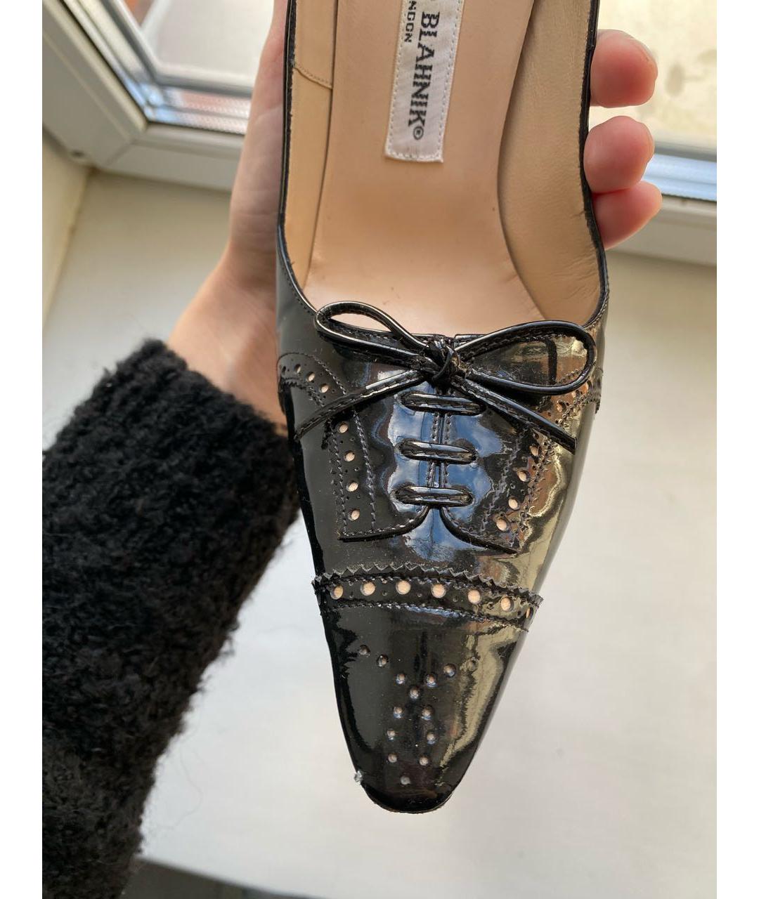 MANOLO BLAHNIK Черные туфли из лакированной кожи, фото 5