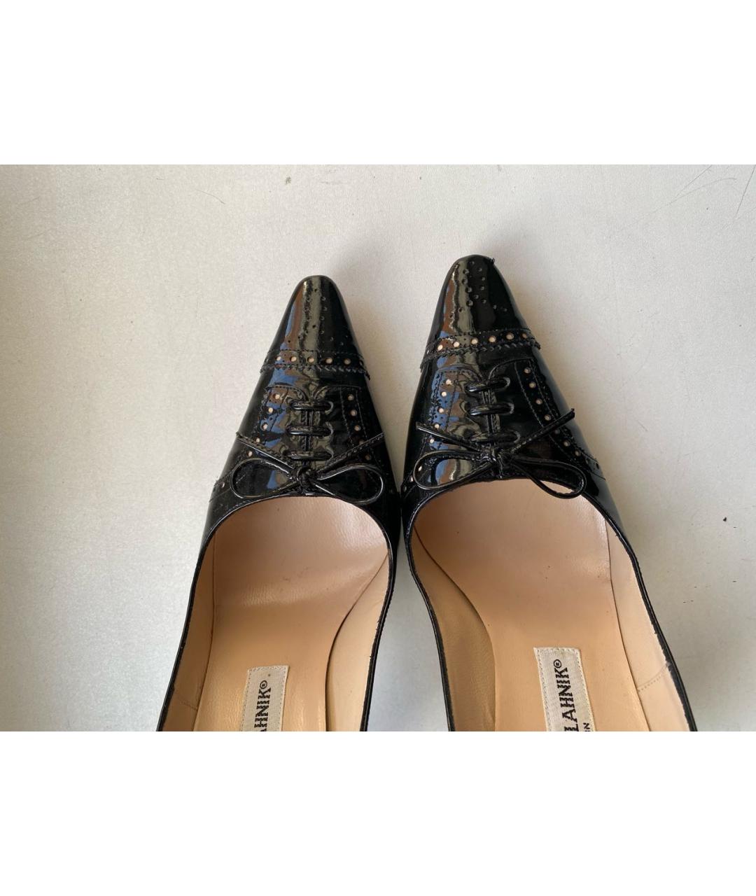 MANOLO BLAHNIK Черные туфли из лакированной кожи, фото 3