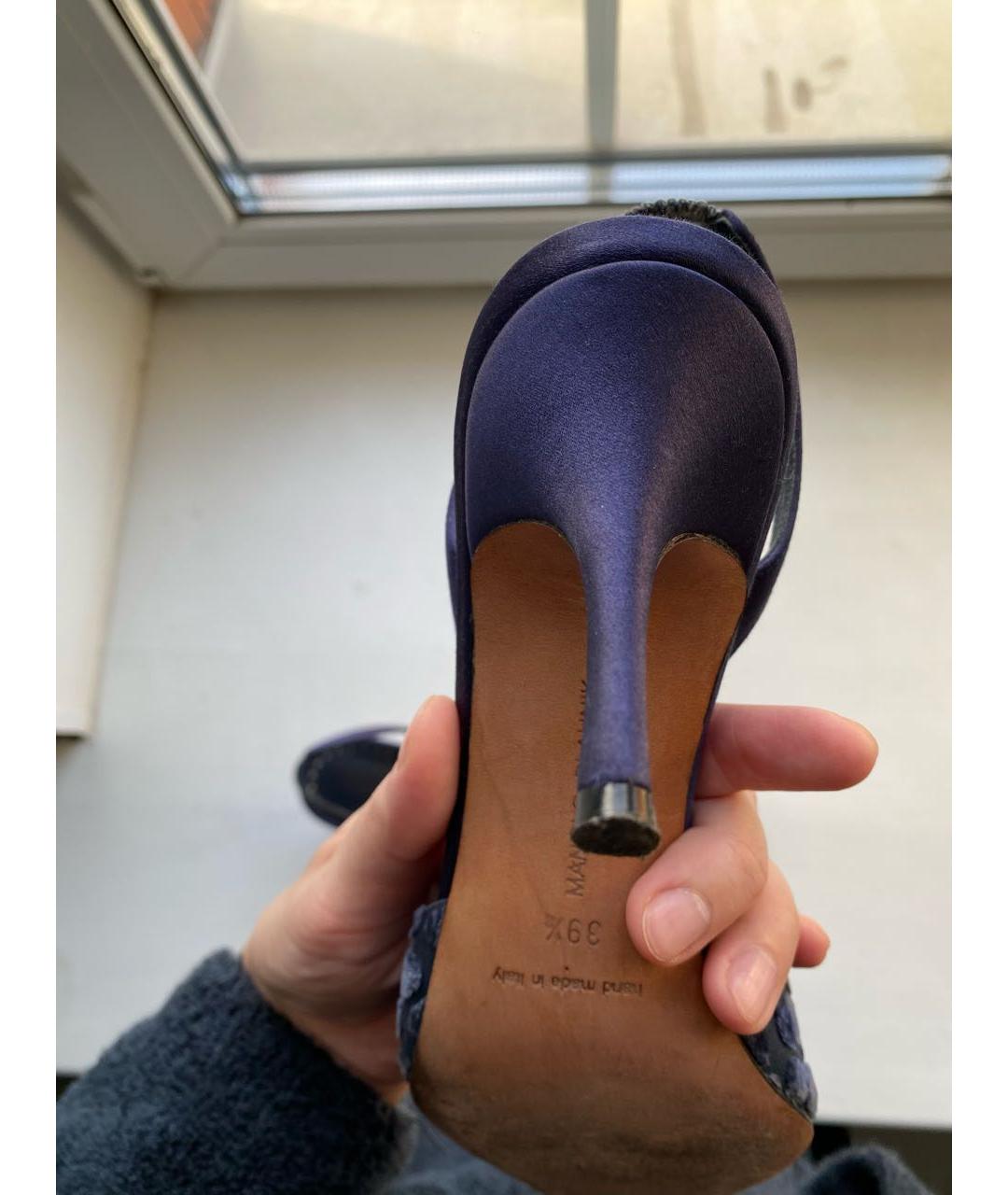 MANOLO BLAHNIK Темно-синие текстильные босоножки, фото 5