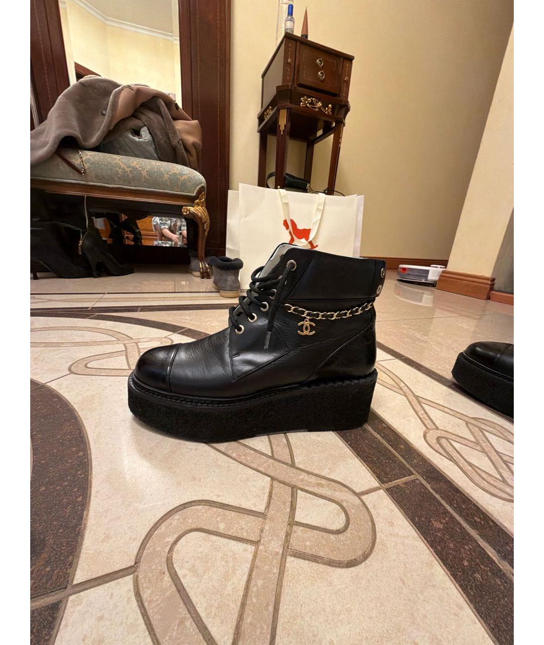 CHANEL Черные кожаные ботинки, фото 5