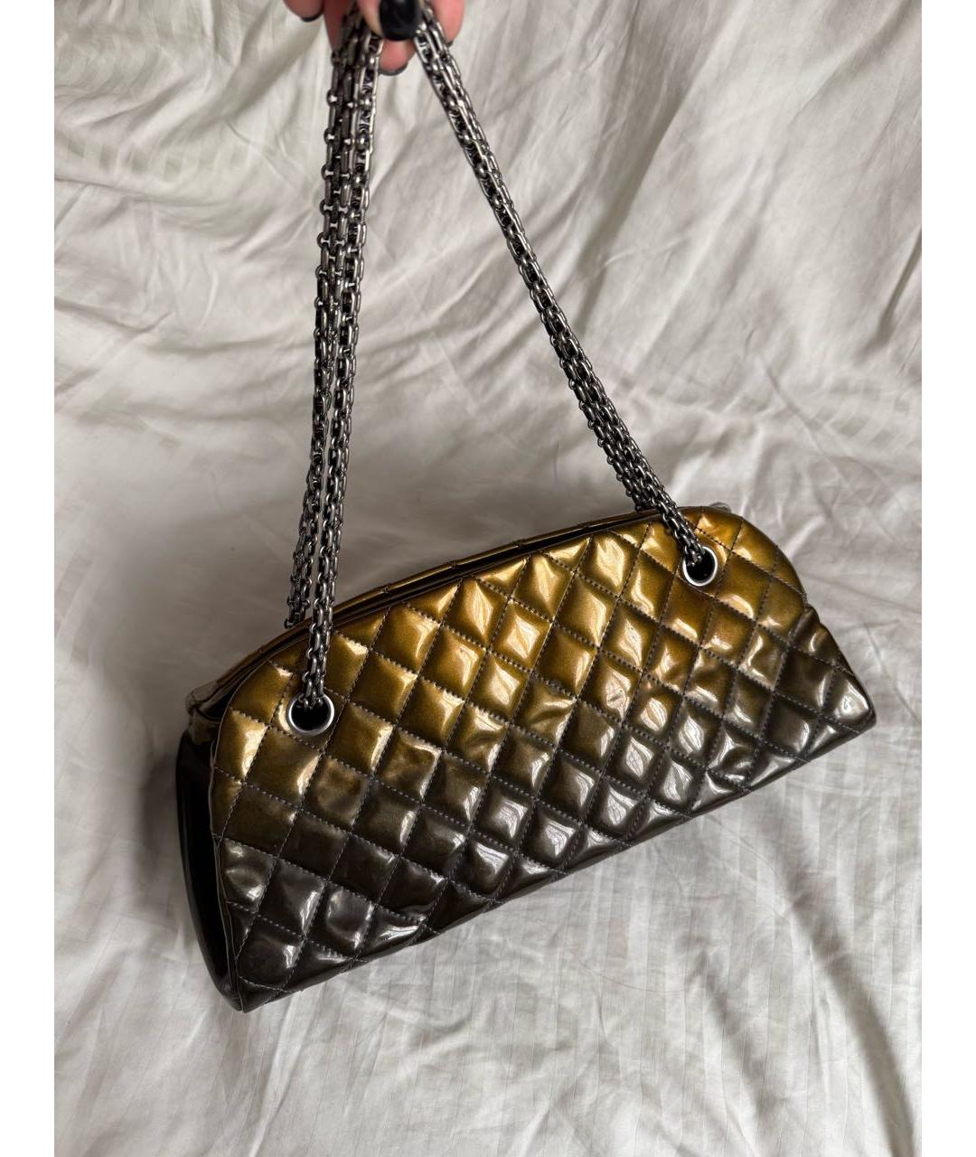 CHANEL Черная сумка с короткими ручками из лакированной кожи, фото 8