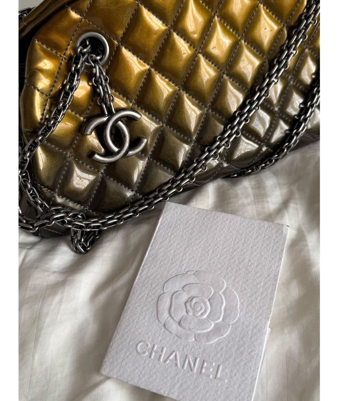 CHANEL Черная сумка с короткими ручками из лакированной кожи, фото 3