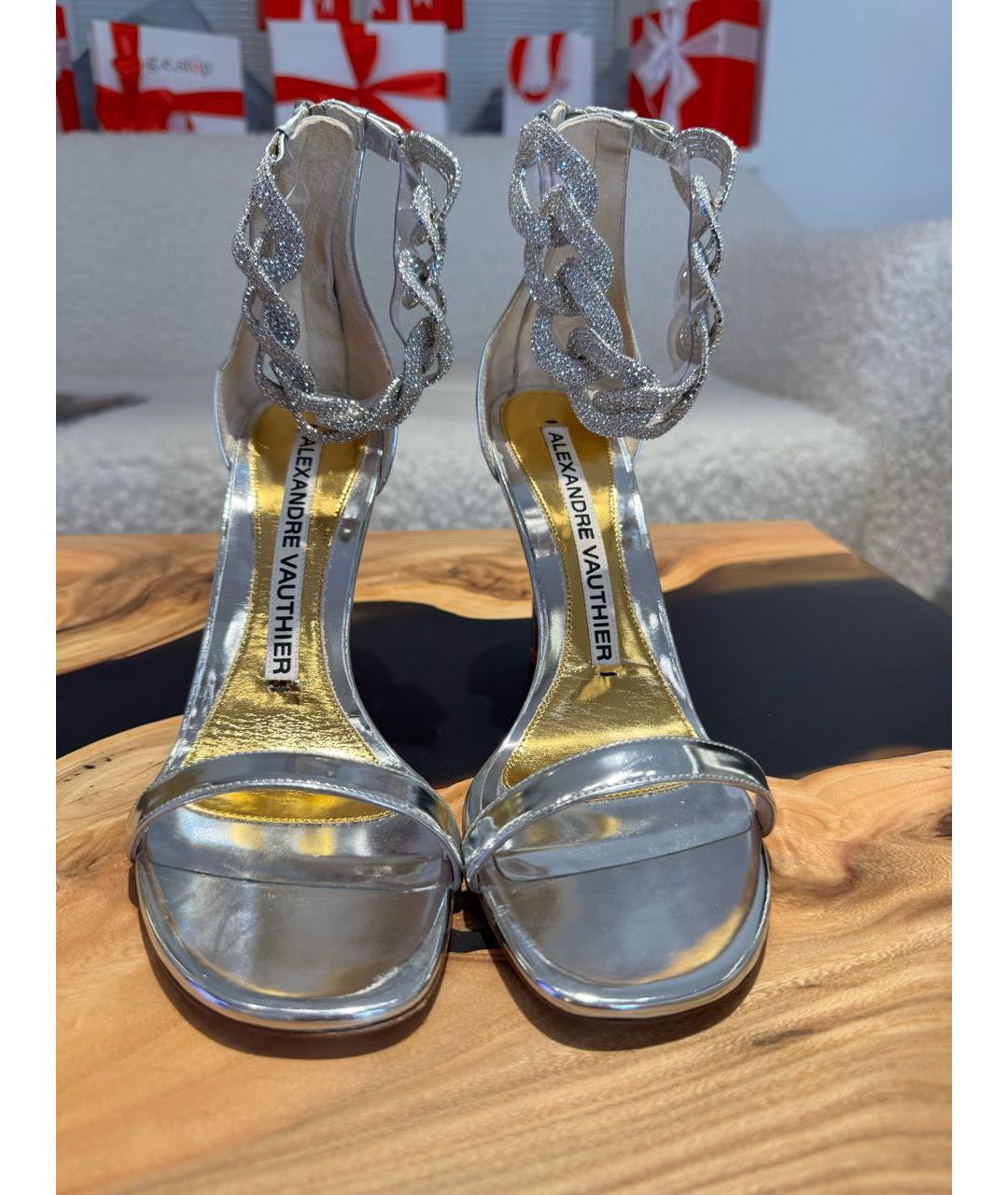 ALEXANDRE VAUTHIER Серебряные босоножки из лакированной кожи, фото 2