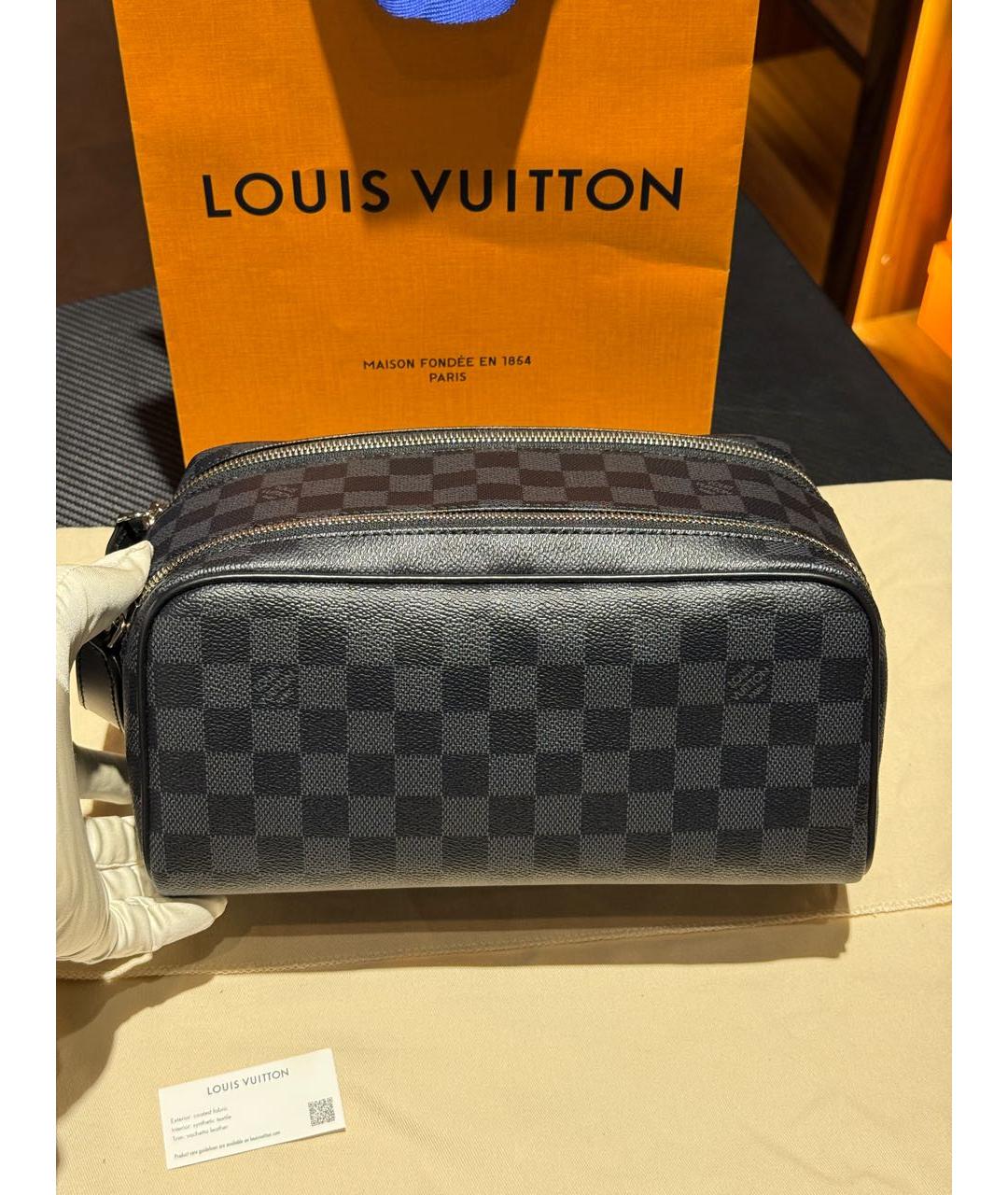 LOUIS VUITTON Черная кожаная барсетка, фото 3