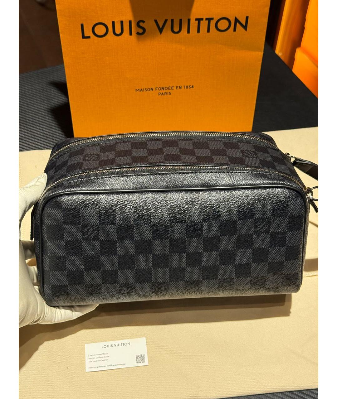 LOUIS VUITTON Черная кожаная барсетка, фото 5