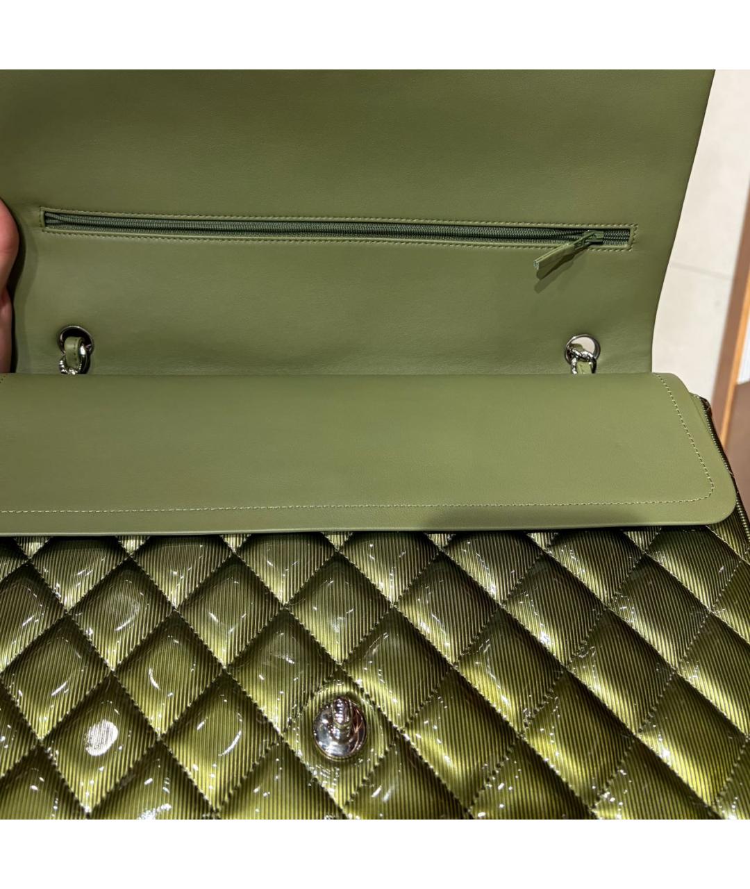 CHANEL Зеленая сумка через плечо из лакированной кожи, фото 4