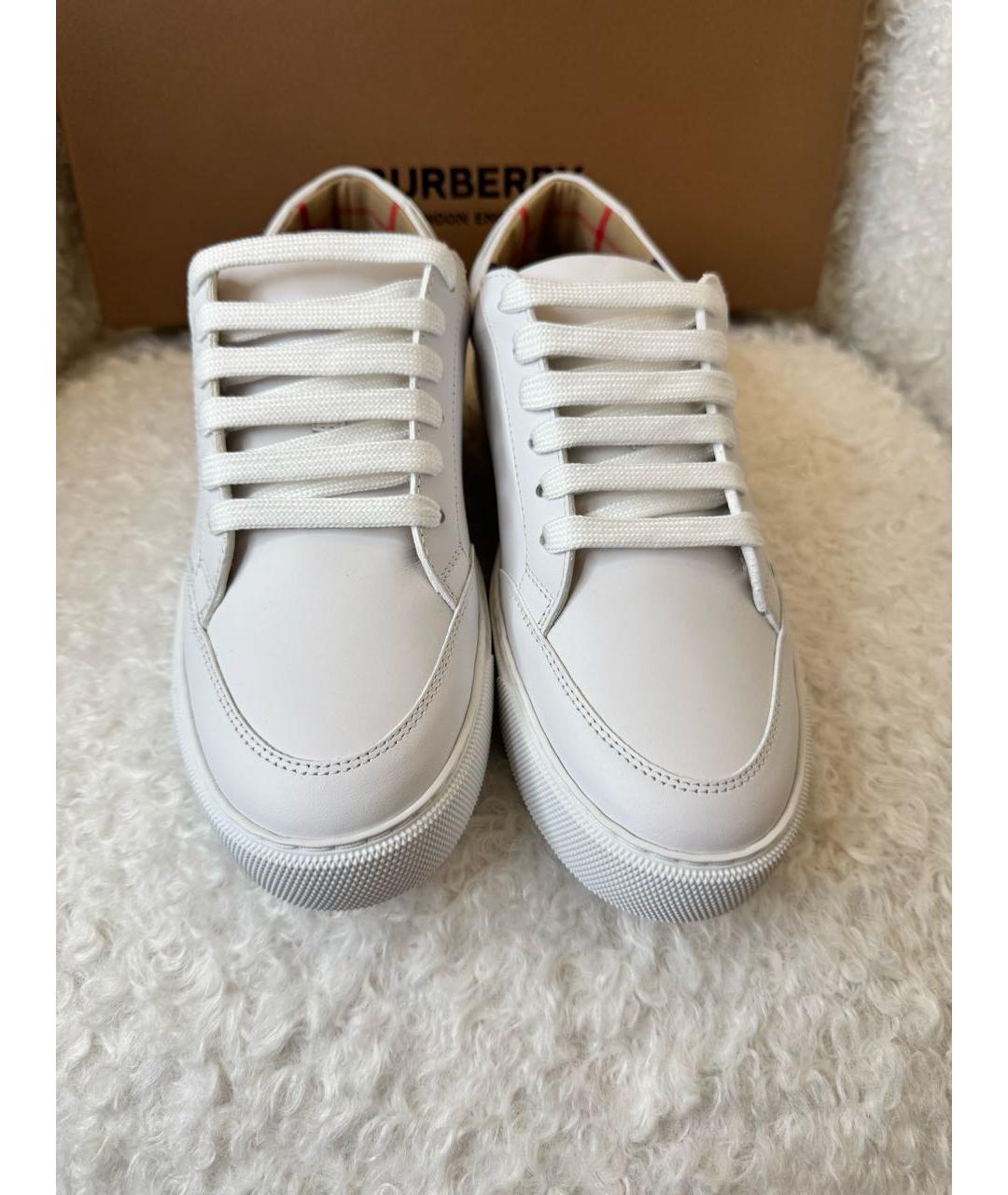 BURBERRY Белые кожаные кеды, фото 2