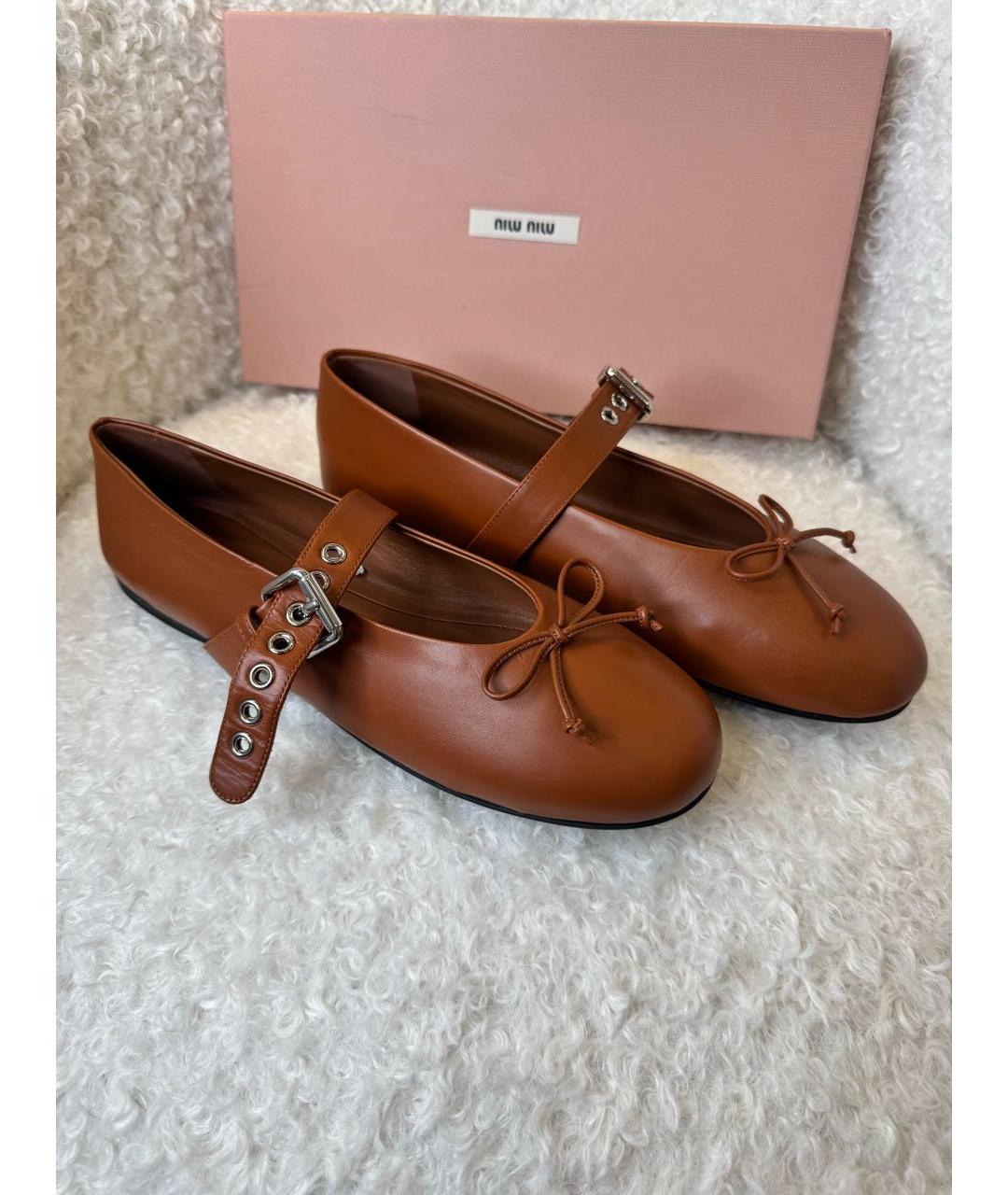 MIU MIU Коричневые кожаные балетки, фото 5