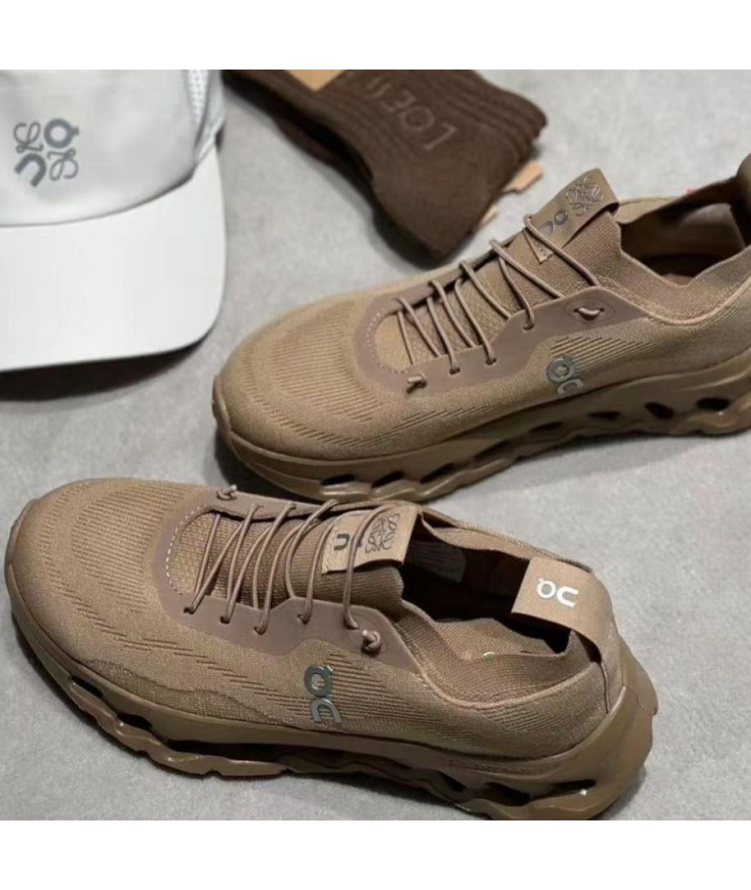 LOEWE Бежевые текстильные кроссовки, фото 5