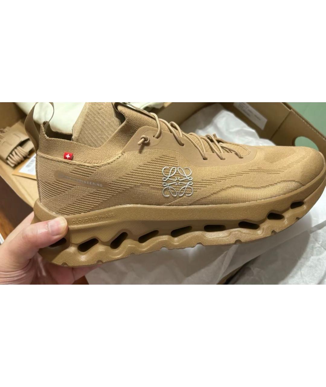 LOEWE Бежевые текстильные кроссовки, фото 6