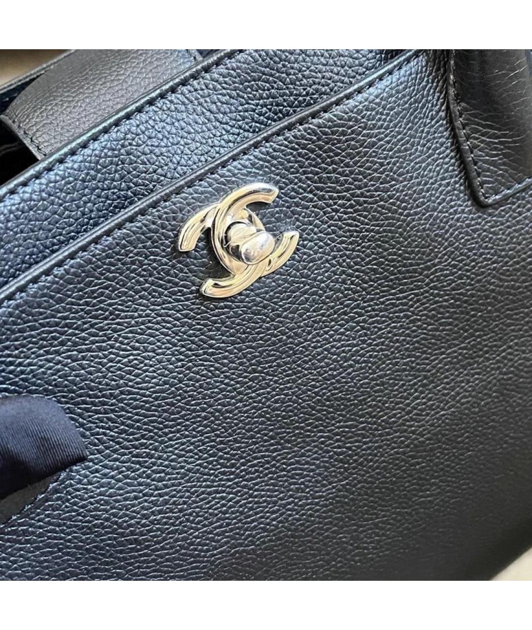 CHANEL Черная кожаная сумка с короткими ручками, фото 2