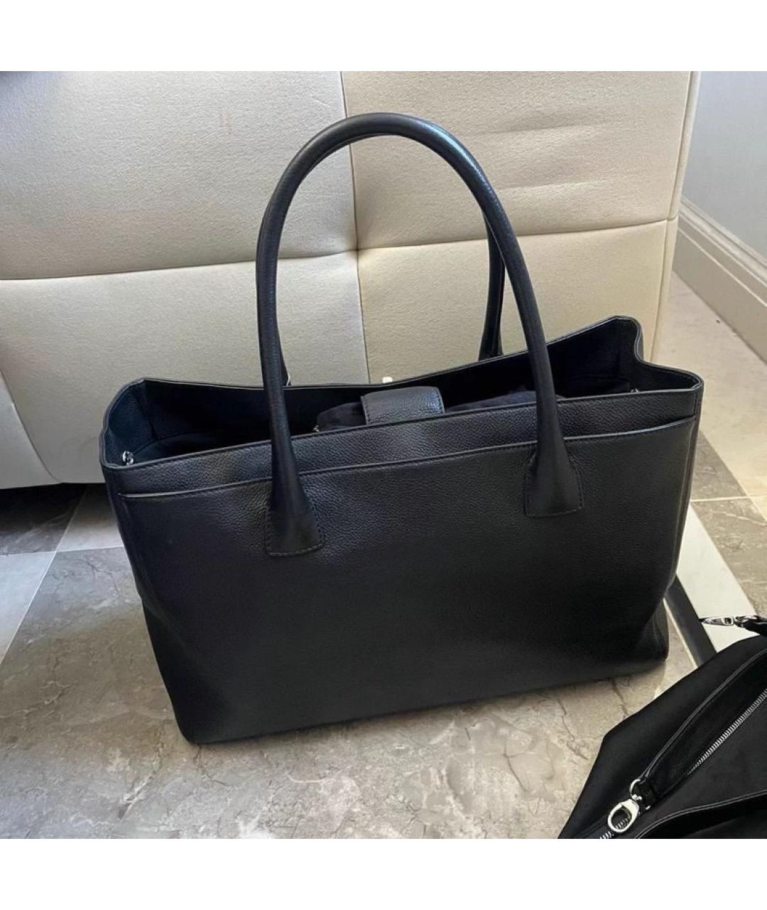 CHANEL Черная кожаная сумка с короткими ручками, фото 6