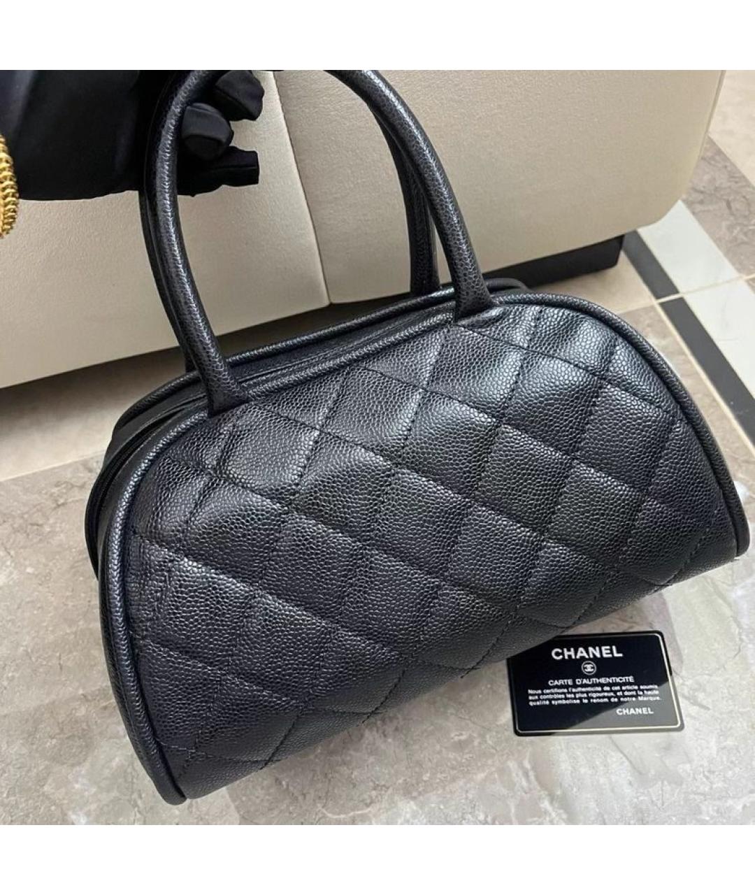 CHANEL Черная кожаная сумка с короткими ручками, фото 2