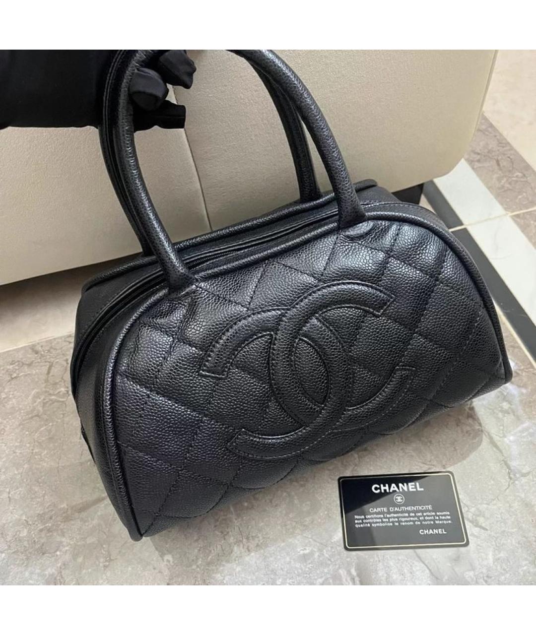 CHANEL Черная кожаная сумка с короткими ручками, фото 10