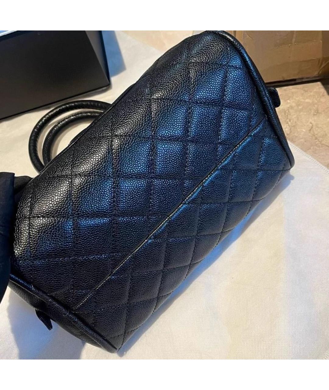 CHANEL Черная кожаная сумка с короткими ручками, фото 8