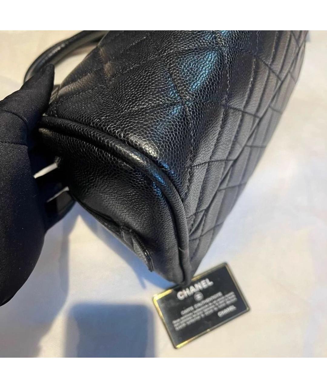 CHANEL Черная кожаная сумка с короткими ручками, фото 4