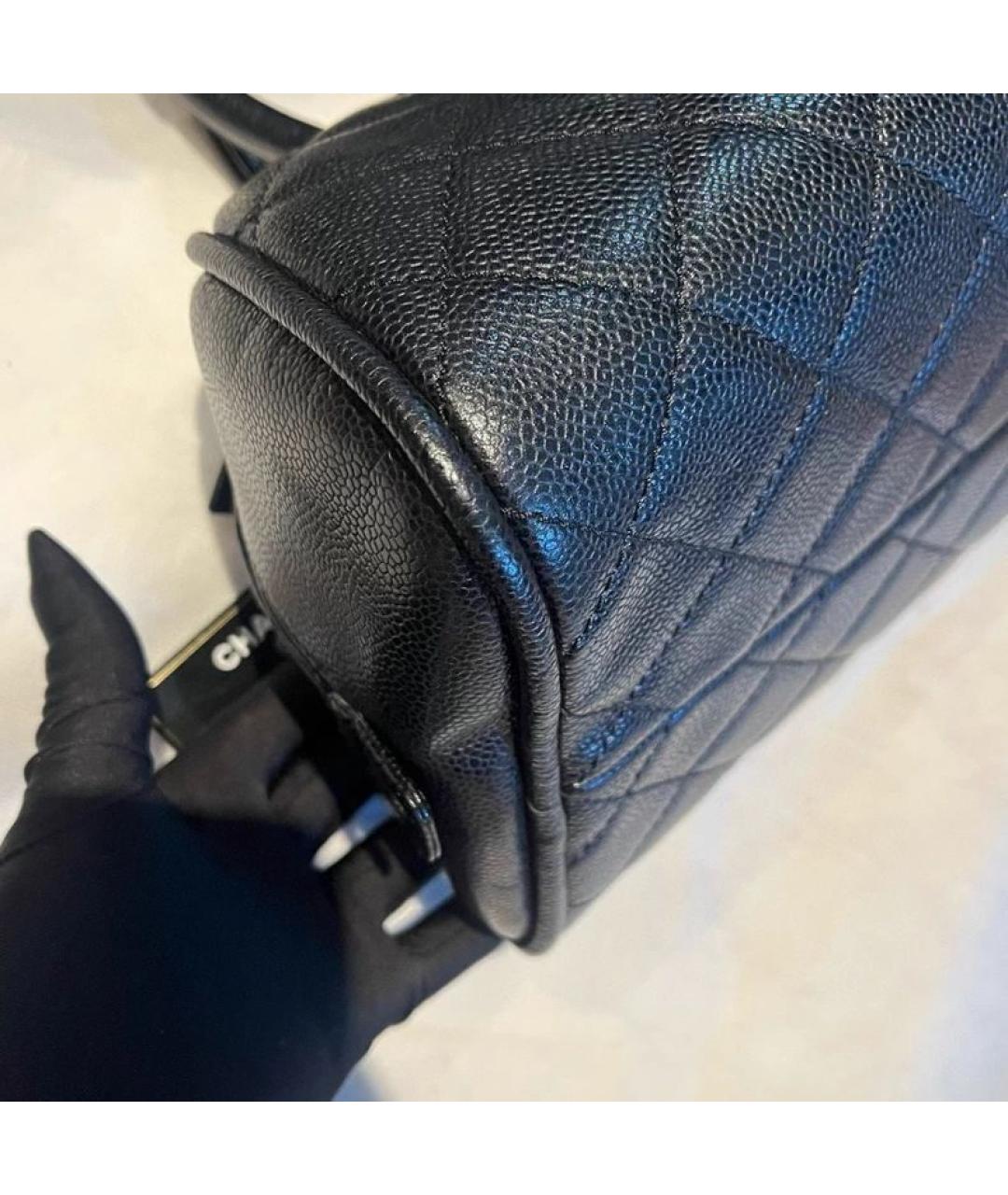 CHANEL Черная кожаная сумка с короткими ручками, фото 7
