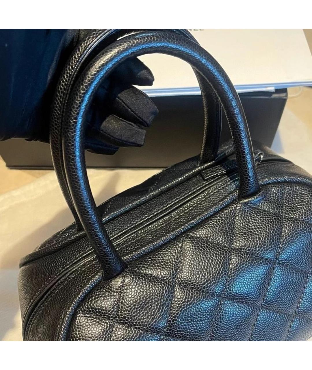 CHANEL Черная кожаная сумка с короткими ручками, фото 5