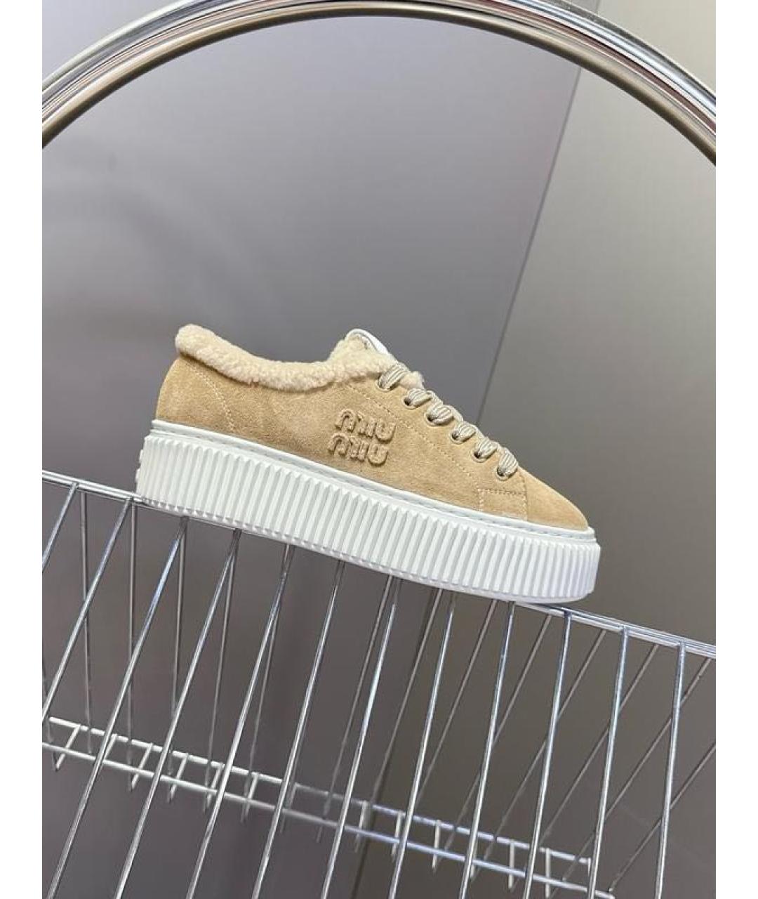 MIU MIU Бежевые замшевые кеды, фото 8